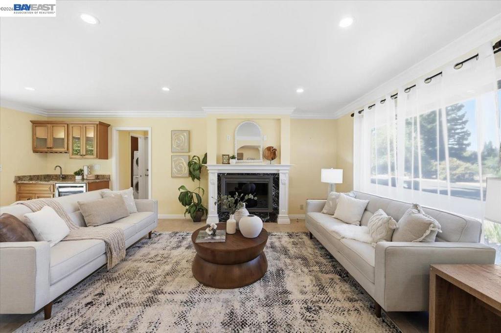 280 Bolla Ave