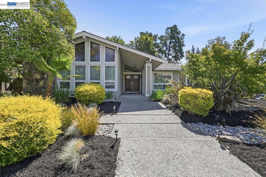 280 Bolla Ave