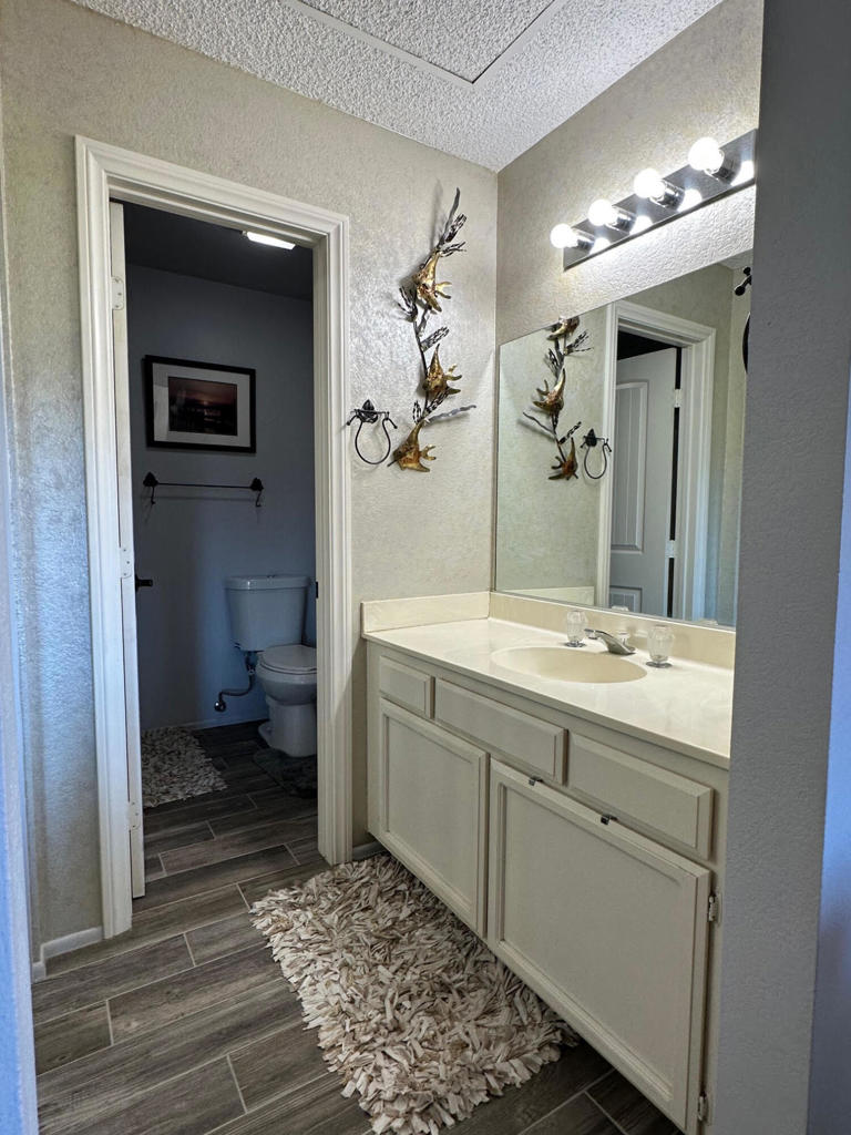 Oasis Country Club - Residential Lease