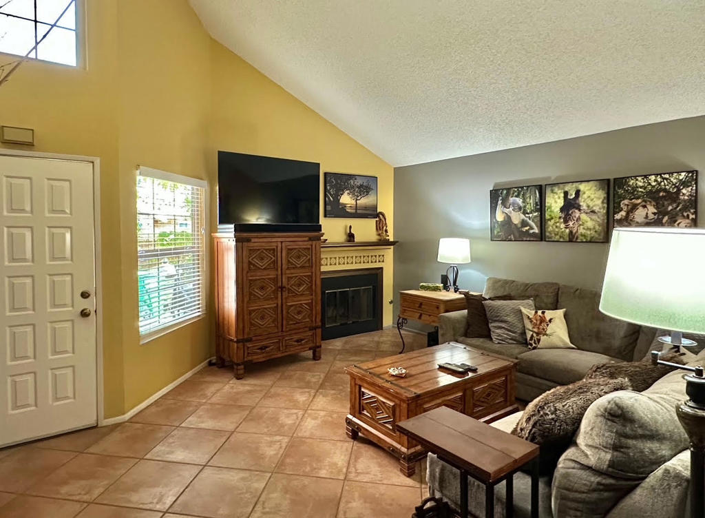 Oasis Country Club - Residential Lease