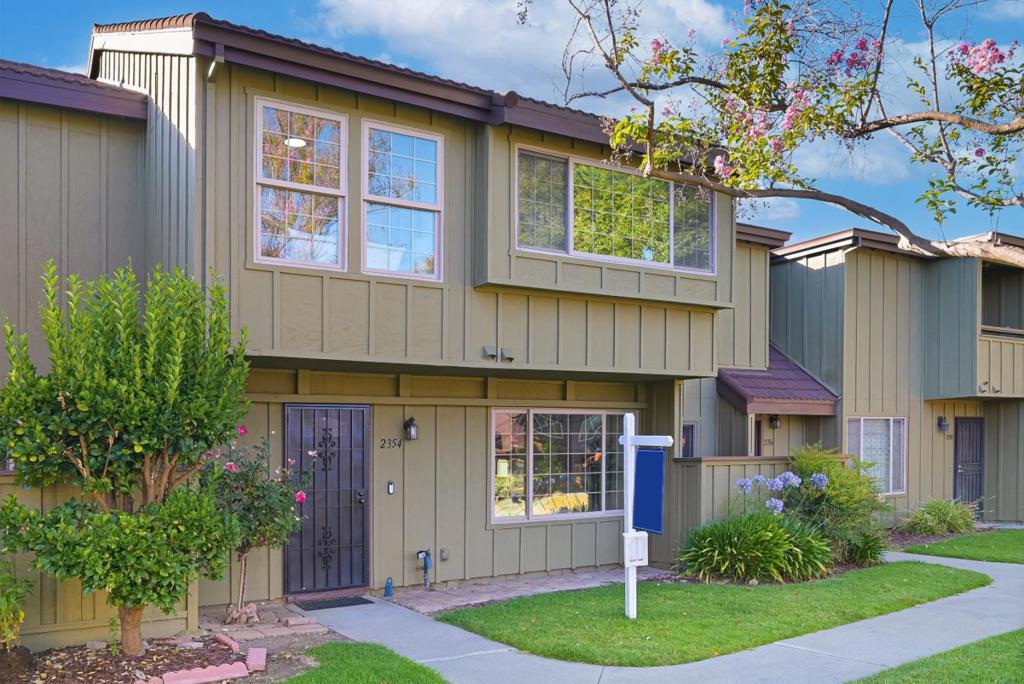 2354 Bear Valley Lane