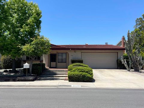 9336 Nalini Court Santee CA 92071