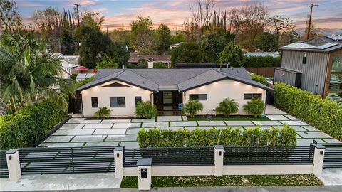 Photo of 23103 Leonora, Woodland Hills, CA 91367 (MLS # SR26114655)