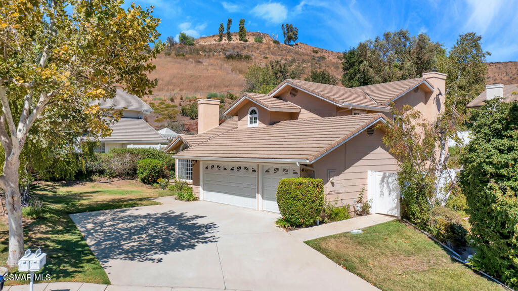 This 4 bed + 3 bath home sits at the end of a cul-de-sac. A desirable floor plan with bedroom and bath downstairs. High ceilings and natural lighting in the living room with a fireplace that meets the formal dining area. Spacious kitchen with center island, walk-in pantry, custom tiled back splash, and stainless appliances. The kitchen opens directly to the family room with recessed lighting, hardwood flooring, and another fireplace. Large master suite with walk-in closet, dual sinks and vanity. Plus a 3 car garage with direct access through the laundry room.