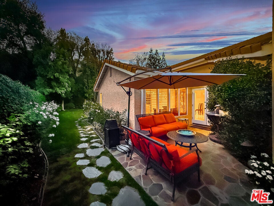 2663 Country Lane