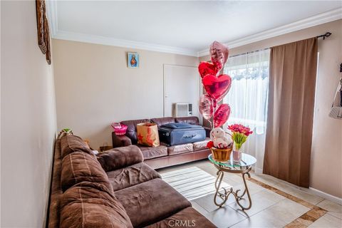 12127 216th Hawaiian Gardens CA 90716