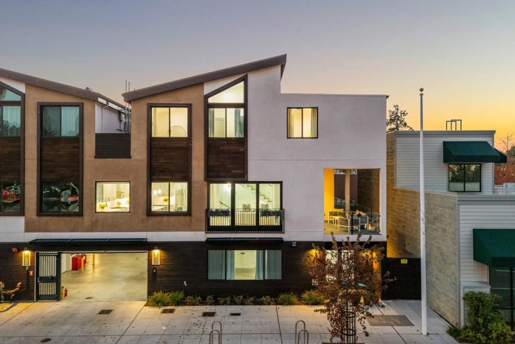 Photo of 924 Woodside Road, Redwood City, CA 94061 (MLS # ML82030986)