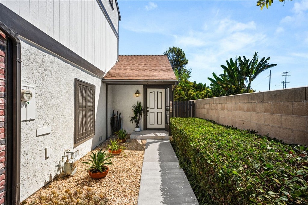 2650 W Meadowview Lane