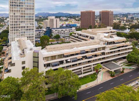 Photo of 121 S Hope Street #11, Los Angeles, CA 90012 (MLS # P1-28293)