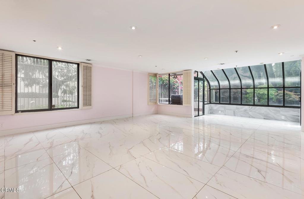 121 S Hope Street 11