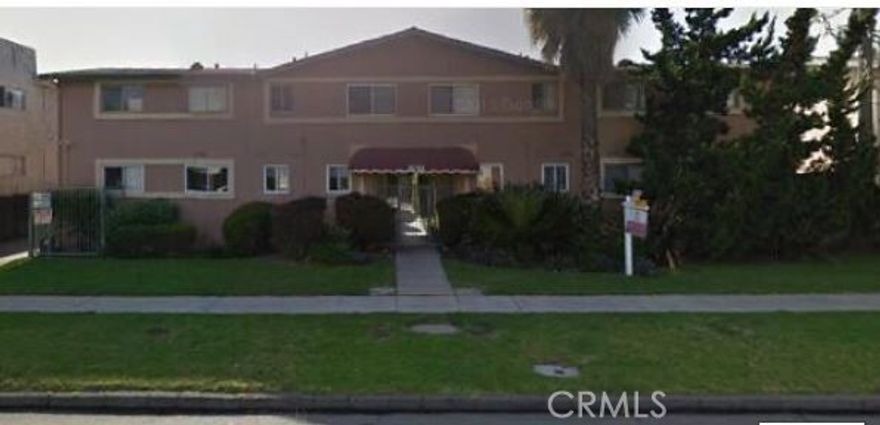 Perfect for three roommates! EASY TO QUALIFY! Unfurnished, upstairs, 3 bedrooms, 2 Baths, and very quiet location. One year minimum lease. 1-car gated parking, stove, controlled access building, 2 air conditioners, close to Ventura Blvd, easy freeway access. Close to shopping mall, Macy's, Trader Joe's, School, Banks and Ventura Blvd. Millikan Middle School, and Notre Dame High School. Near all freeways! Only $2,695! Manager on site. Available! Pet friendly! Easy to Qualify! Great for three people to share for low rent! Broker/Landlord do not guarantee the accuracy of the square footage, lot size, or other information. Tenant(s) and their agent are encouraged to do their own investigations and verify the information on their own.* Hurry! This won't last!