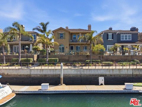 Photo of 4061 Adriatic Street, Oxnard, CA 93035 (MLS # 26673925)