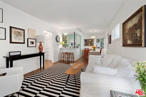 Photo of 948 20th Street #A, Santa Monica, CA 90403 (MLS # 26104330)