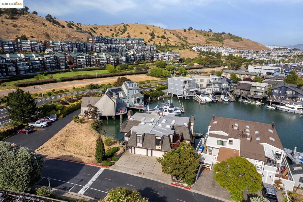 BRICKYARD COVE - Residential