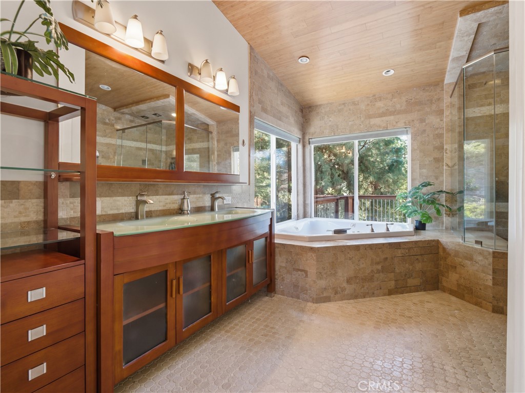 Canyon Country, California, 91387, United States, 6 Bedrooms Bedrooms, ,4 BathroomsBathrooms,Residential,Active,2027785