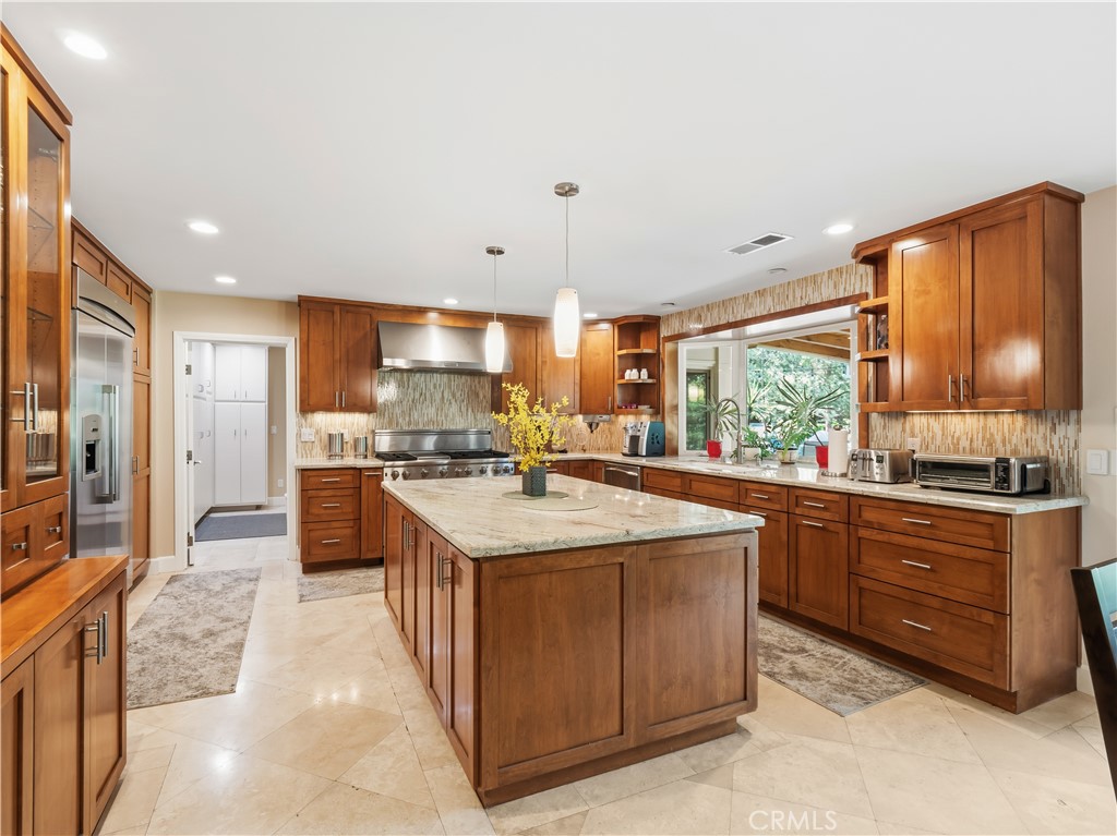 Canyon Country, California, 91387, United States, 6 Bedrooms Bedrooms, ,4 BathroomsBathrooms,Residential,Active,2027785