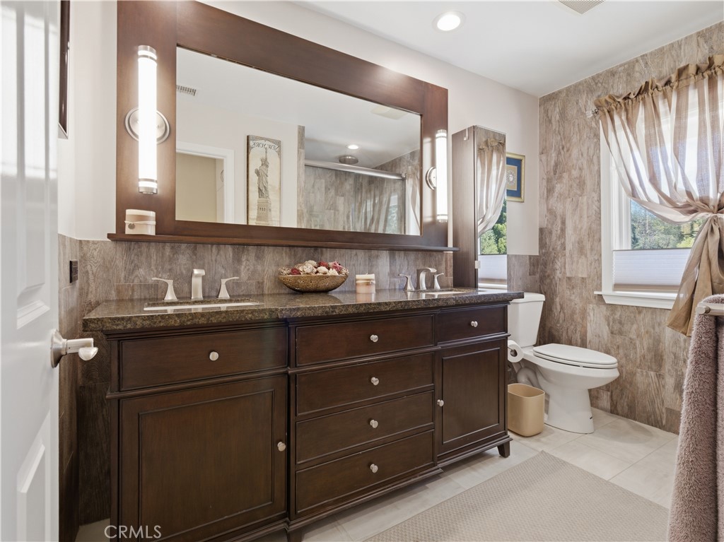 Canyon Country, California, 91387, United States, 6 Bedrooms Bedrooms, ,4 BathroomsBathrooms,Residential,Active,2027785