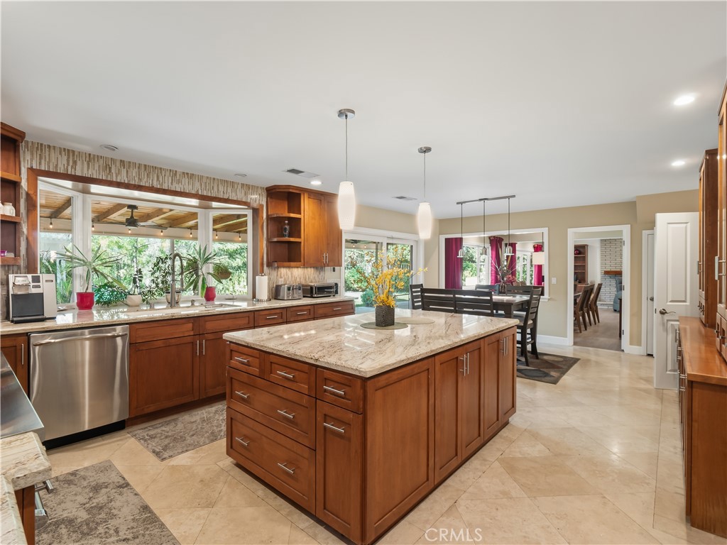 Canyon Country, California, 91387, United States, 6 Bedrooms Bedrooms, ,4 BathroomsBathrooms,Residential,Active,2027785