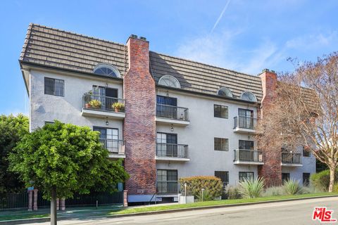 Photo of 11737 Darlington Avenue #104, Los Angeles, CA 90049 (MLS # 26655389)