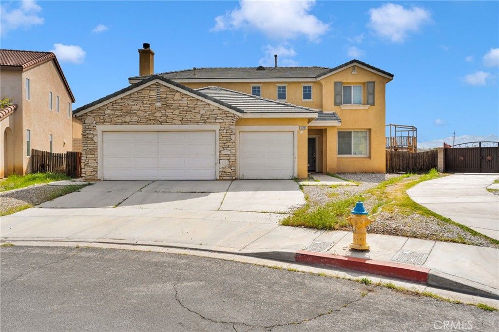 Photo of 13721 Dove Court, Victorville, CA 92394 (MLS # HD26056381)