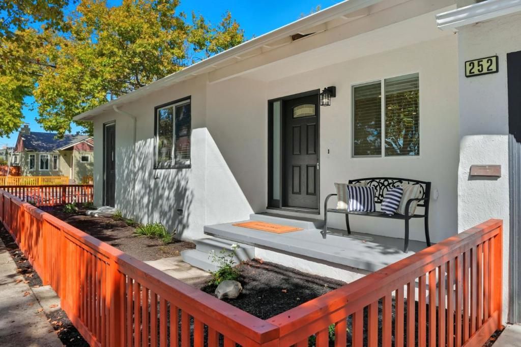 Photo of 252 N Fremont Street, San Mateo, CA 94401 (MLS # ML82024940)