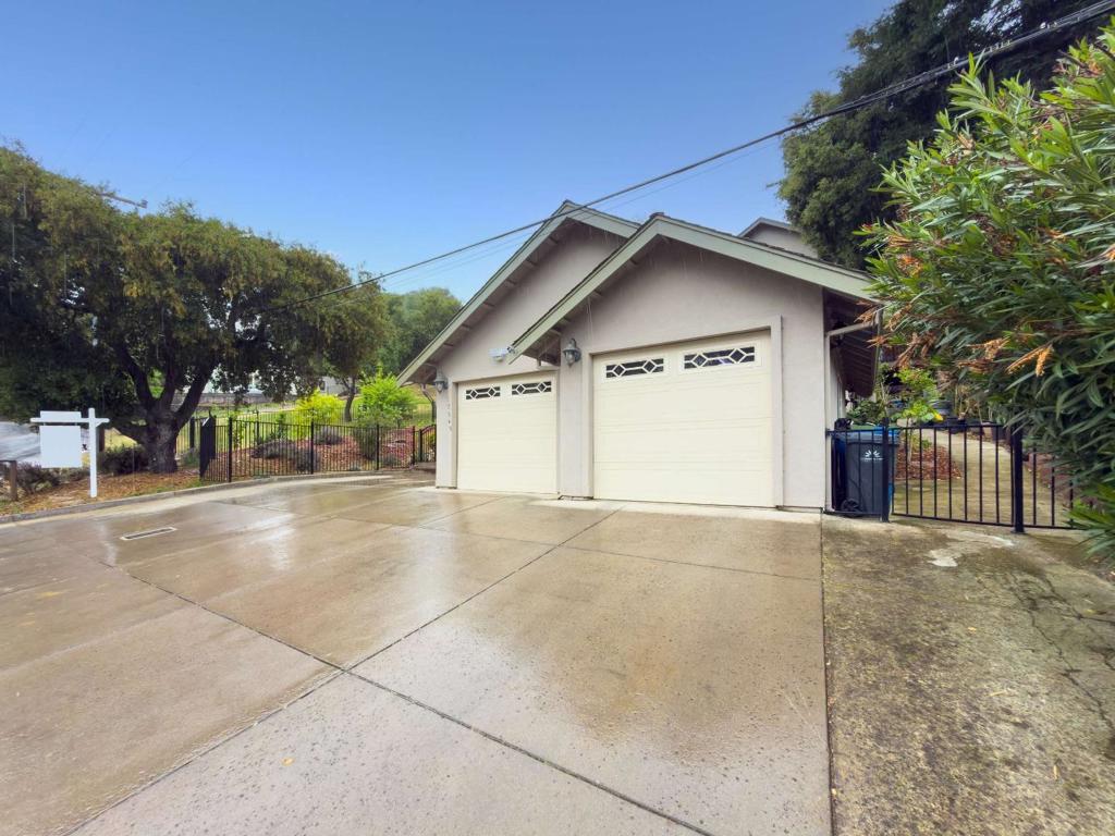 17645 Manzanita Drive