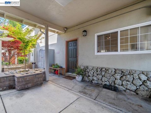 Photo of 700 Fargo Ave #1, San Leandro, CA 94579 (MLS # 41130257)
