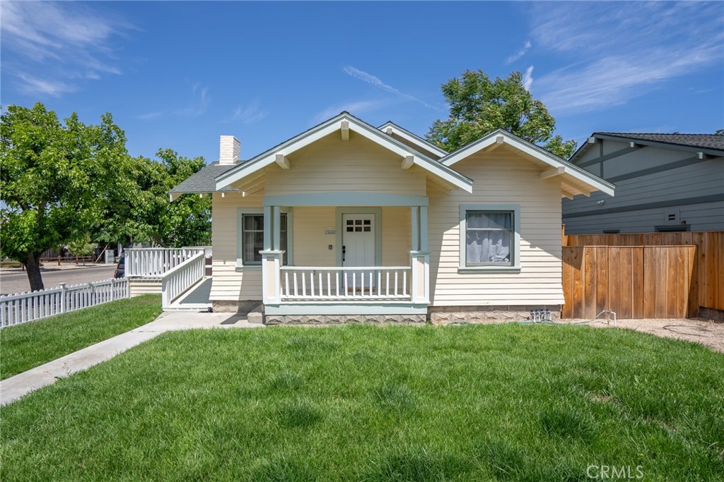 1444 Oak Street
