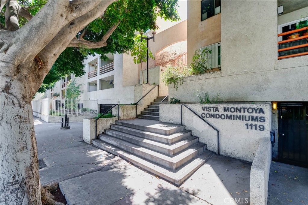 Photo of 1119 Albany Street #226, Los Angeles, CA 90015 (MLS # TR25152560)