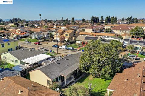 Photo of 730 730 W Sunset Blvd Blvd, Hayward, CA 94541 (MLS # 41122587)