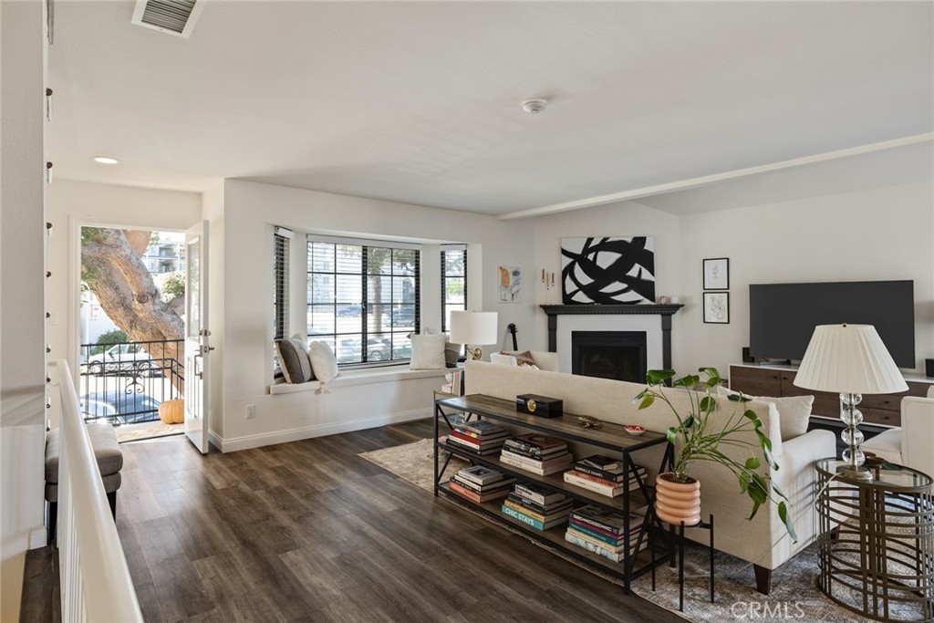 240 S Broadway 2