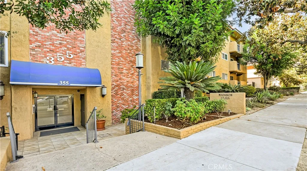 Pasadena, California 91101, United States, 1 Bedroom Bedrooms, ,1 BathroomBathrooms,Residential,Active,250737