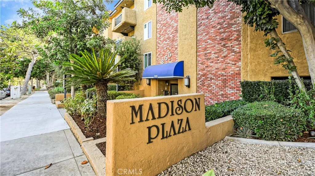 Pasadena, California 91101, United States, 1 Bedroom Bedrooms, ,1 BathroomBathrooms,Residential,Active,250737