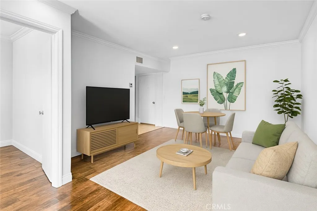 Pasadena, California 91101, United States, 1 Bedroom Bedrooms, ,1 BathroomBathrooms,Residential,Active,250737