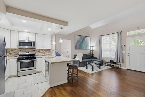 Tiny photo for 11440 Caminito La Bar #146, San Diego, CA 92126 (MLS # 260025173SD)