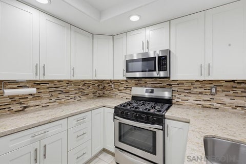 Tiny photo for 11440 Caminito La Bar #146, San Diego, CA 92126 (MLS # 260025173SD)