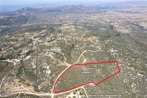 Photo of 1 Oak Drive, Hemet, CA 92544 (MLS # NP26047850)