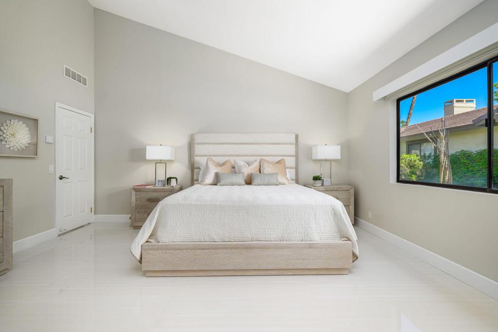 The Lakes Country Cl - Residential