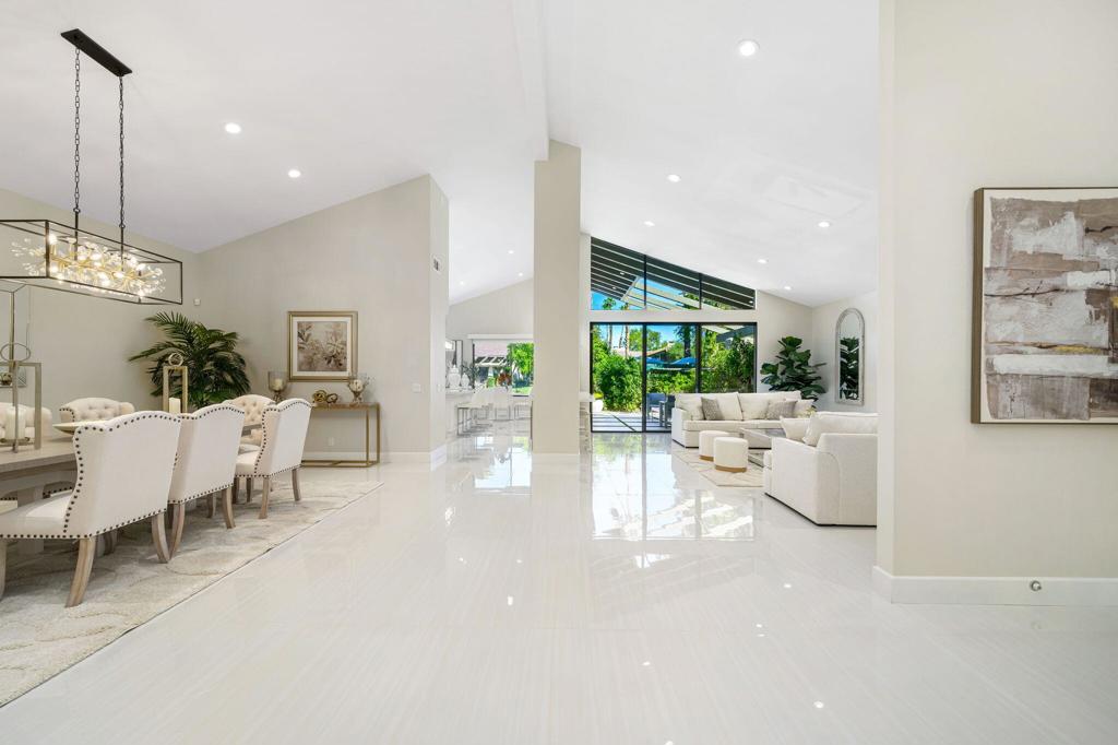 The Lakes Country Cl - Residential