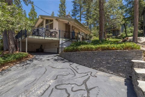 Photo of 37731 Shoreline Drive, Bass Lake, CA 93604 (MLS # MD25116342) Photo of 37731 Shoreline Drive, Bass Lake, CA 93604 (MLS # MD25116342)