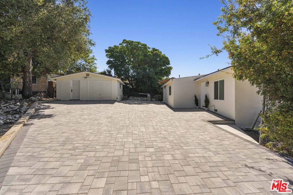 10214 Marcus Avenue