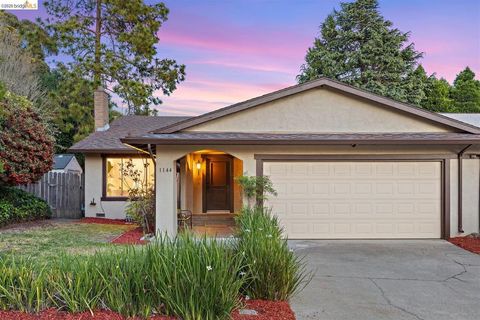 Photo of 1144 Parkridge Dr Dr, Richmond, CA 94803 (MLS # 41128748)