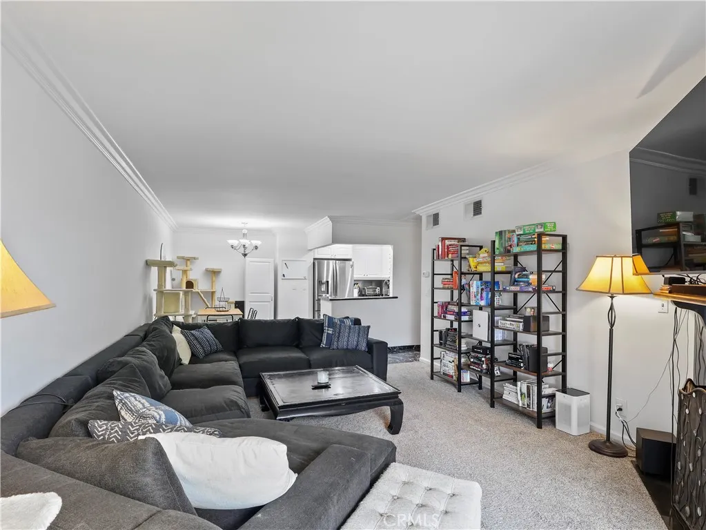 Valley Village, California 91607, United States, 2 Bedrooms Bedrooms, ,2 BathroomsBathrooms,Residential,Active,105125