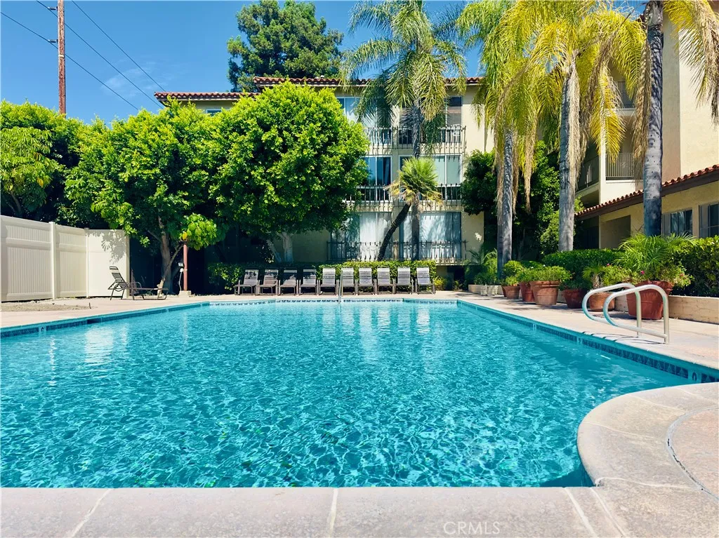 Valley Village, California 91607, United States, 2 Bedrooms Bedrooms, ,2 BathroomsBathrooms,Residential,Active,105125