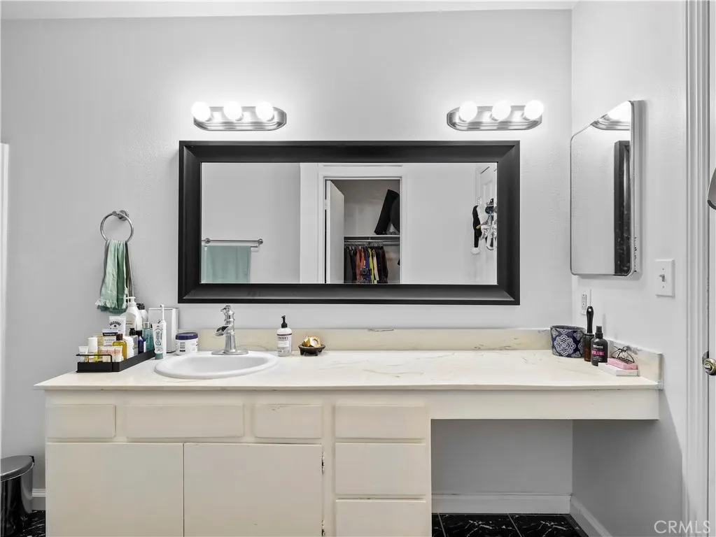 Valley Village, California 91607, United States, 2 Bedrooms Bedrooms, ,2 BathroomsBathrooms,Residential,Active,105125