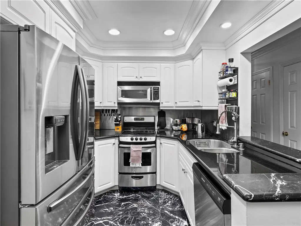 Valley Village, California 91607, United States, 2 Bedrooms Bedrooms, ,2 BathroomsBathrooms,Residential,Active,105125