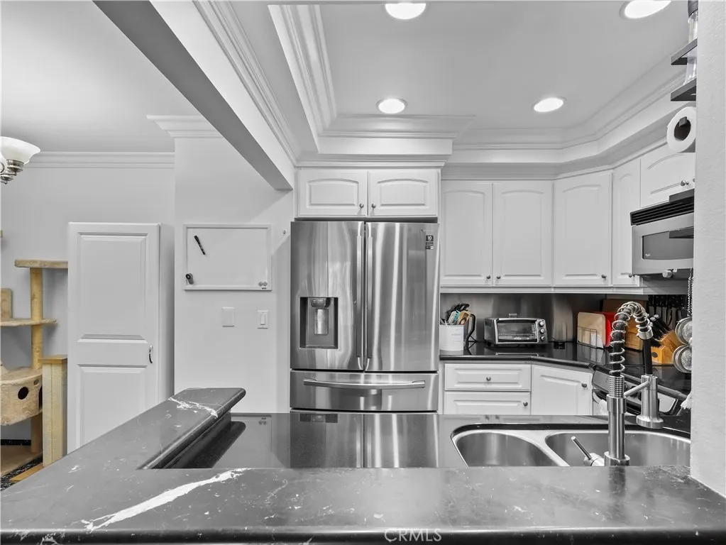 Valley Village, California 91607, United States, 2 Bedrooms Bedrooms, ,2 BathroomsBathrooms,Residential,Active,105125