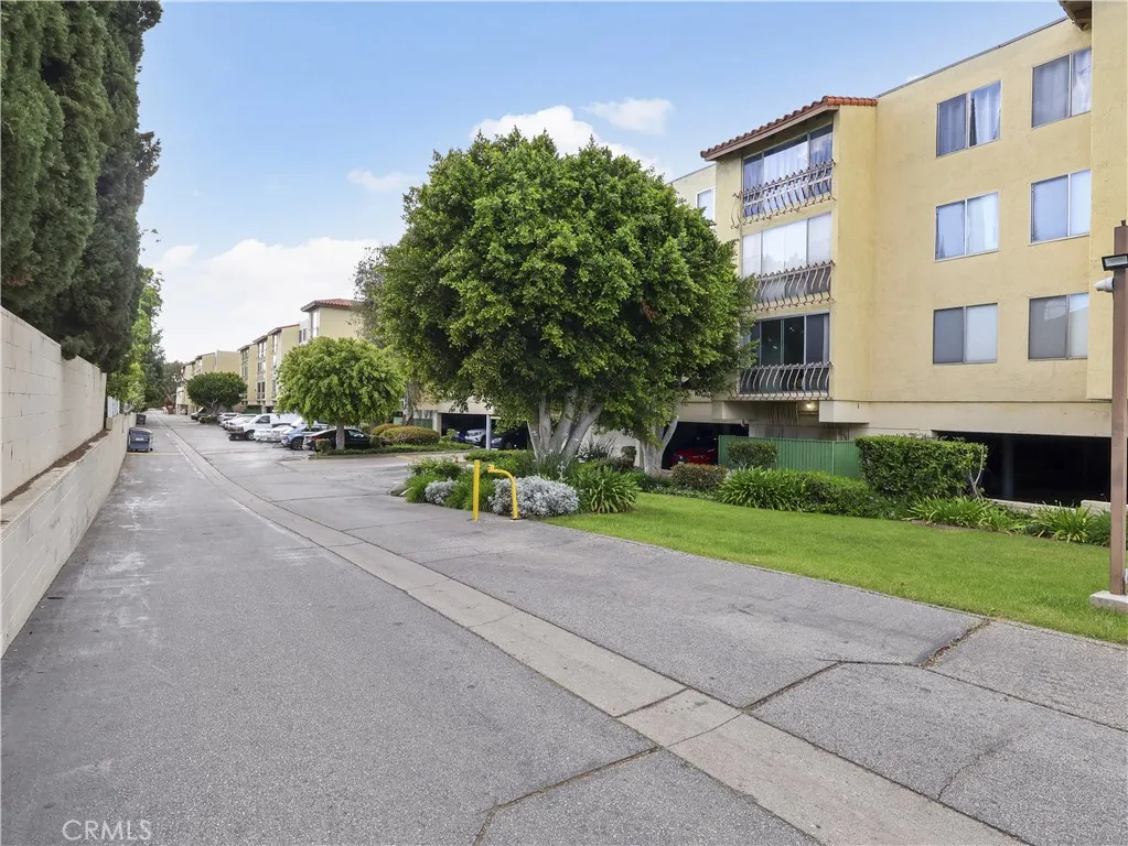 Valley Village, California 91607, United States, 2 Bedrooms Bedrooms, ,2 BathroomsBathrooms,Residential,Active,105125