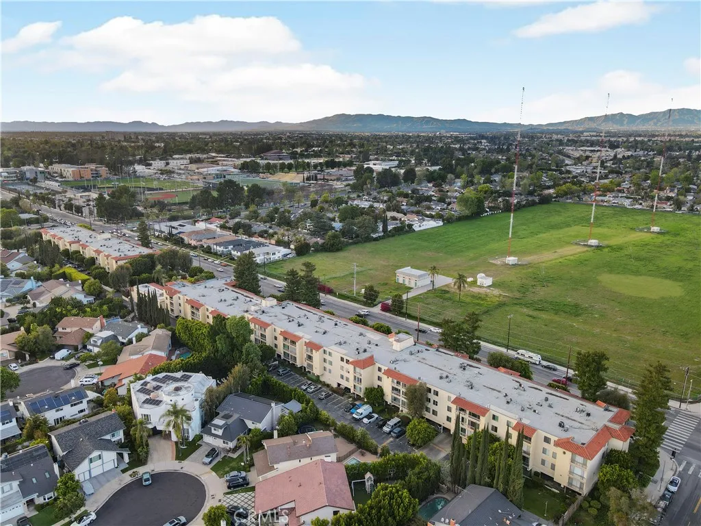 Valley Village, California 91607, United States, 2 Bedrooms Bedrooms, ,2 BathroomsBathrooms,Residential,Active,105125