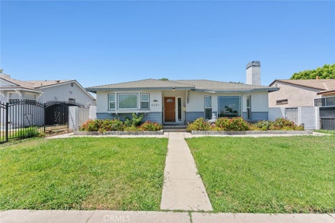 Photo of 6201 Tampa AVE, Tarzana, CA 91335 (MLS # SR26187404)